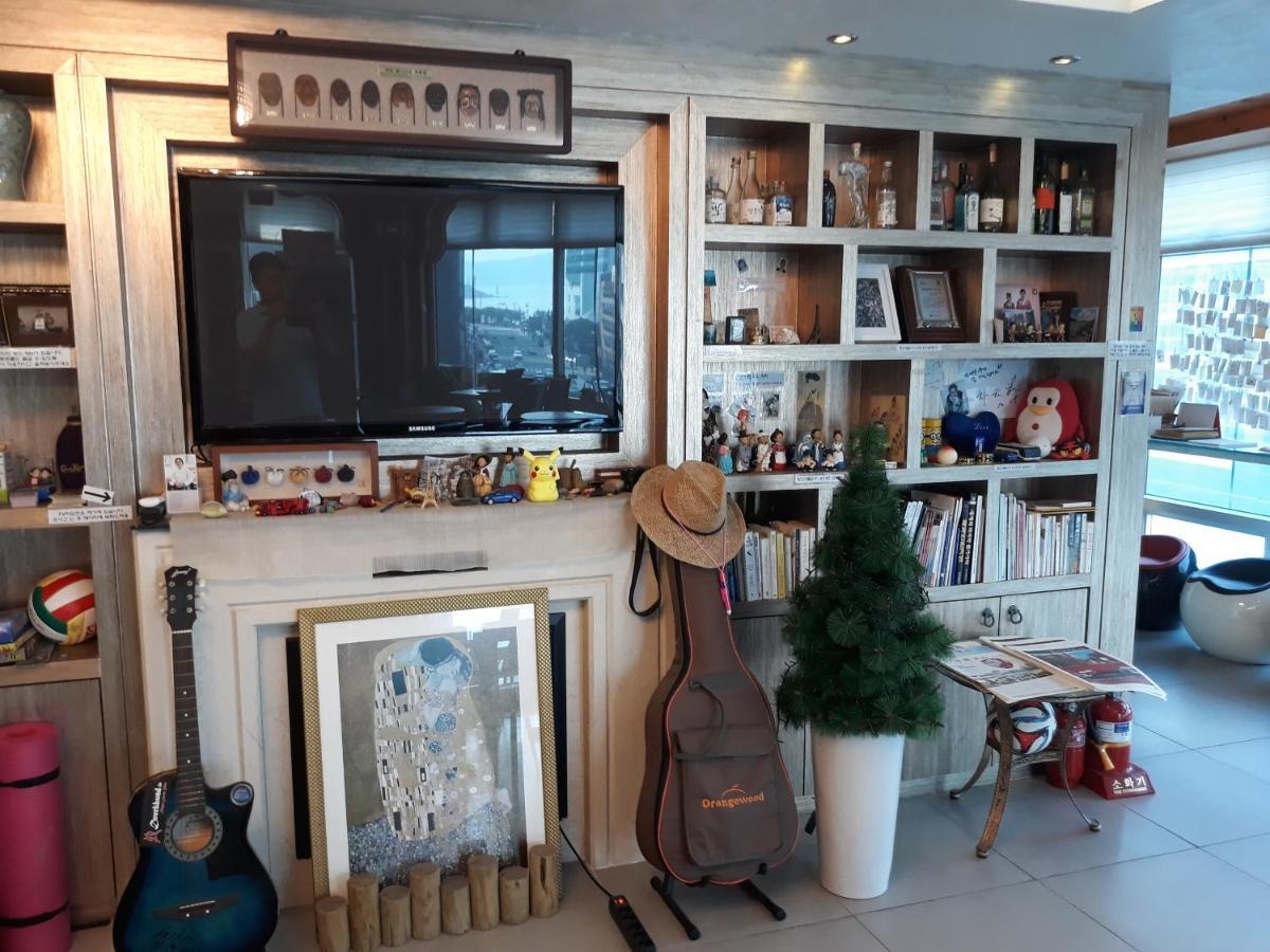 With Guesthouse Пусан Экстерьер фото