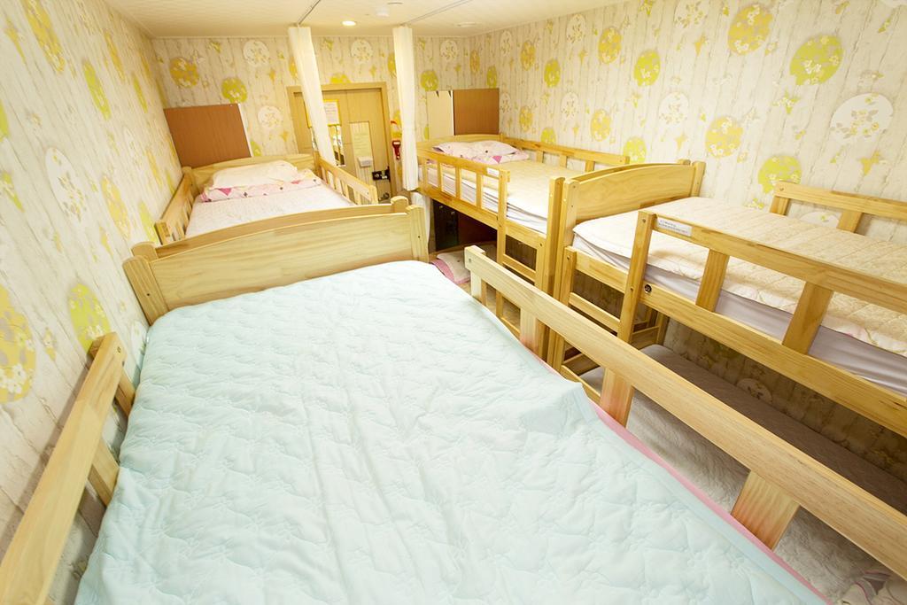 With Guesthouse Пусан Номер фото